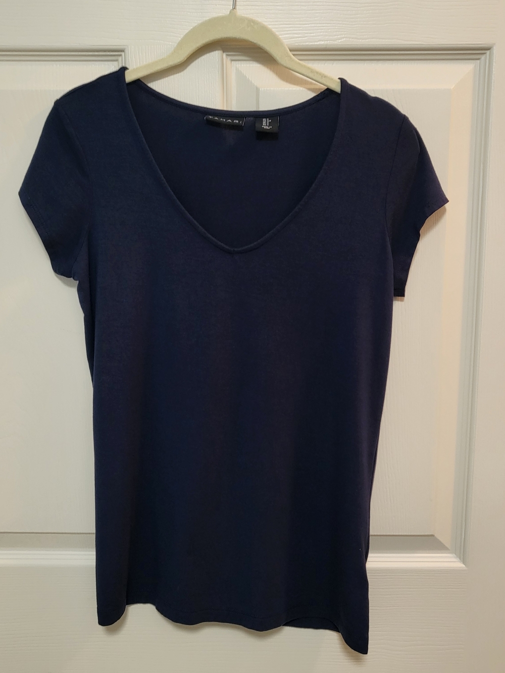 Tahari Navy V-Neck Short Sleeve Tee